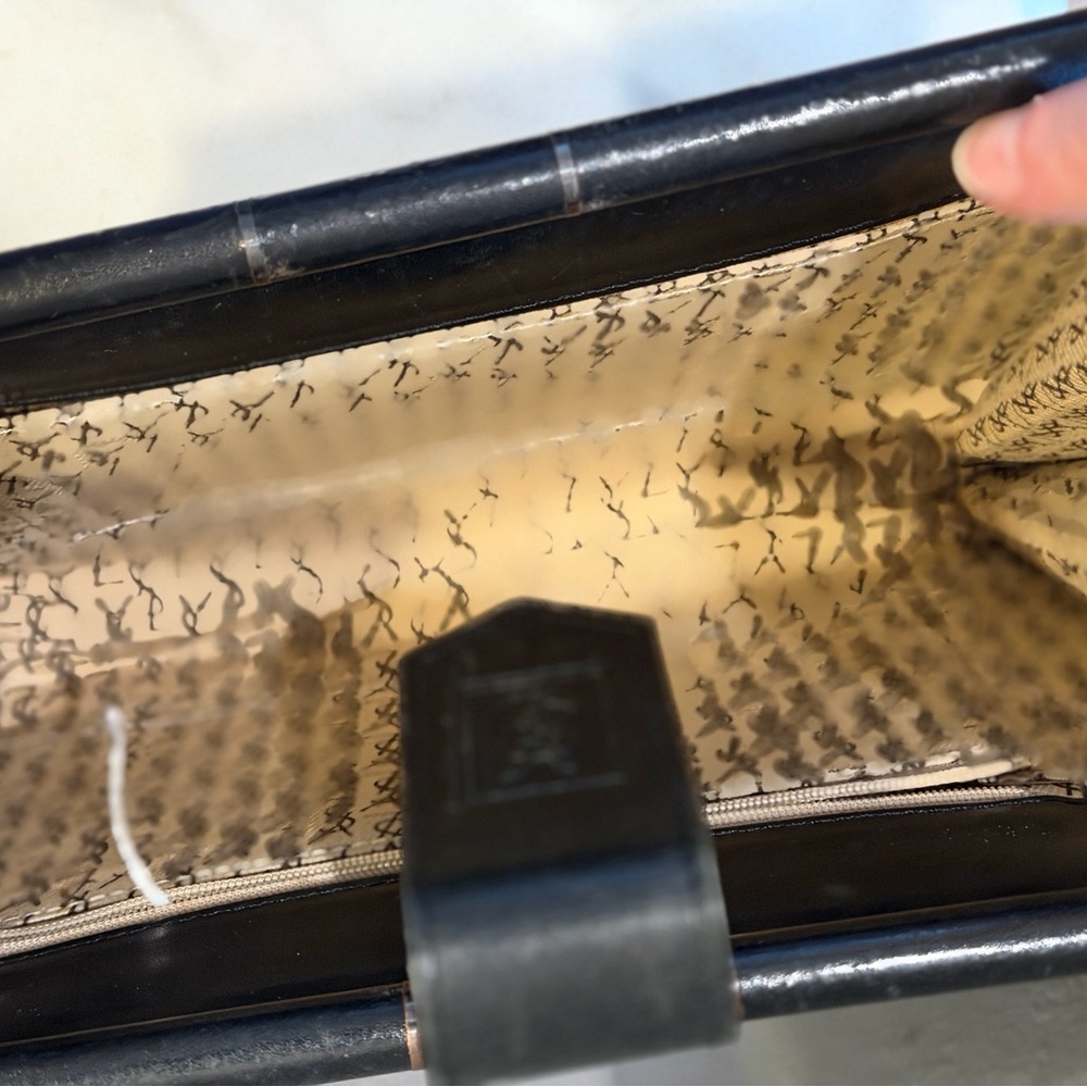 Saint Laurent Black Chevron Quilted Leather Envelope Clutch in Black - Picture 8 of 10